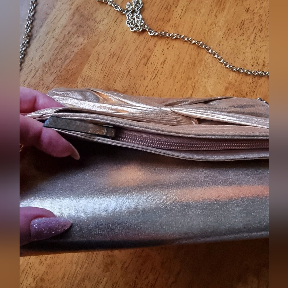 Kelly & Katie Rose Gold Metallic Elegant Clutch Bag With Shoulder Chain Strap - Picture 4 of 10
